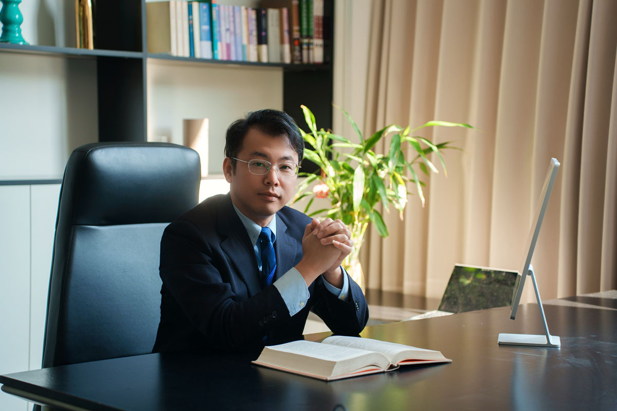 Walter Wang, Founder & CEO of CTS China VOIP Consulting, in his office